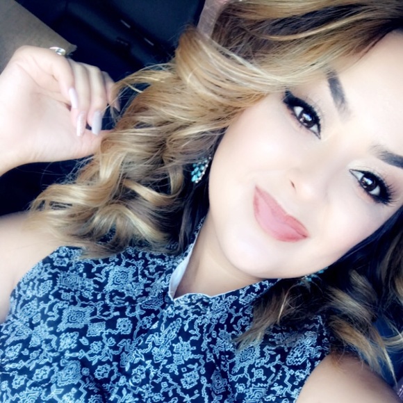 Meet your Posher, Taylor - Picture 1 of 1